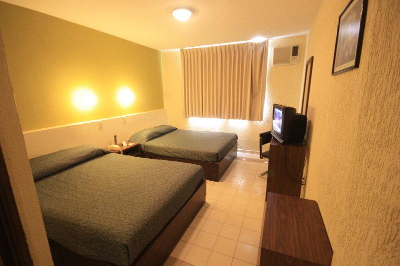Hotel Terranova Леон Екстериор снимка